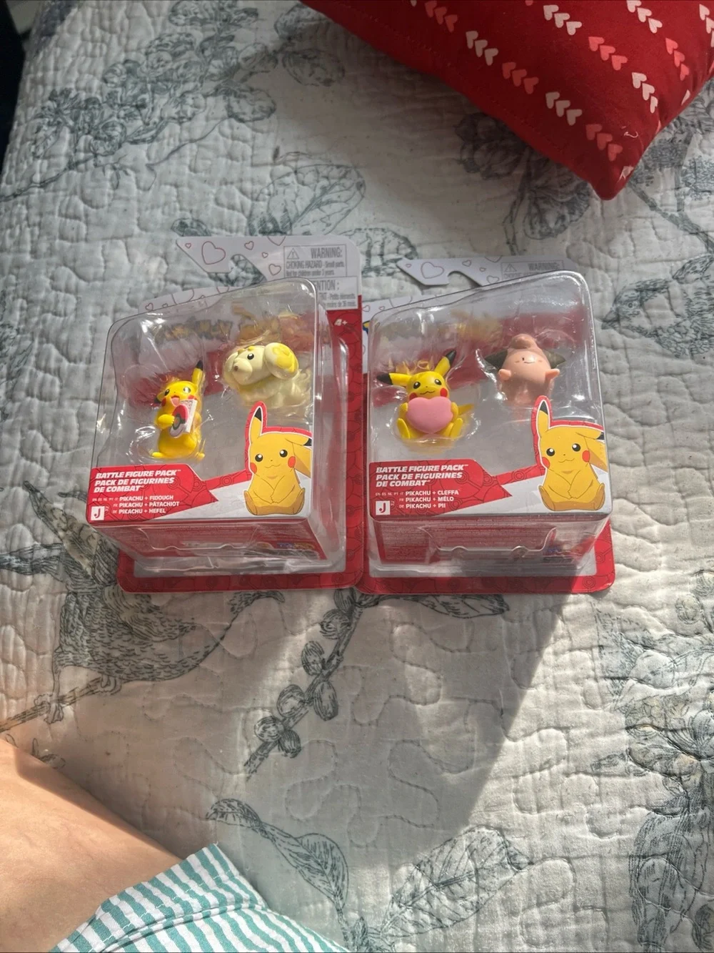Pokemon Mini Figure Duo Pack - Yellow Pikachu with Pink Heart